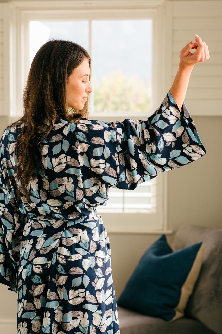 Blissful Blues | Kimono | Navy Leaf
